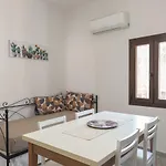 Mallela • Balcony, A/c & Smarttv * Loceri